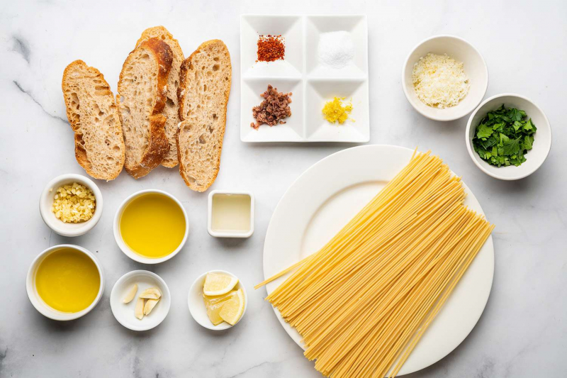 Pasta With Anchovies and Breadcrumbs Recipe