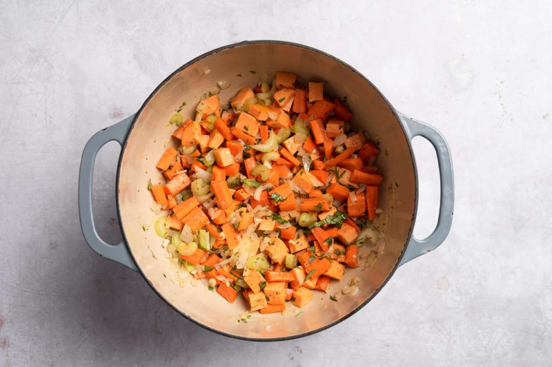 Vegan Veggie Tortellini Soup