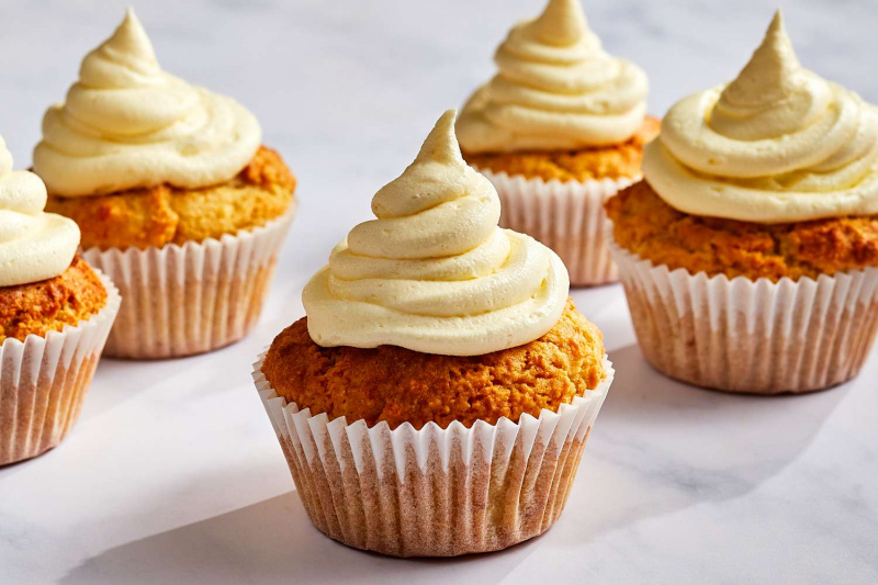 Keto Vanilla Cupcakes