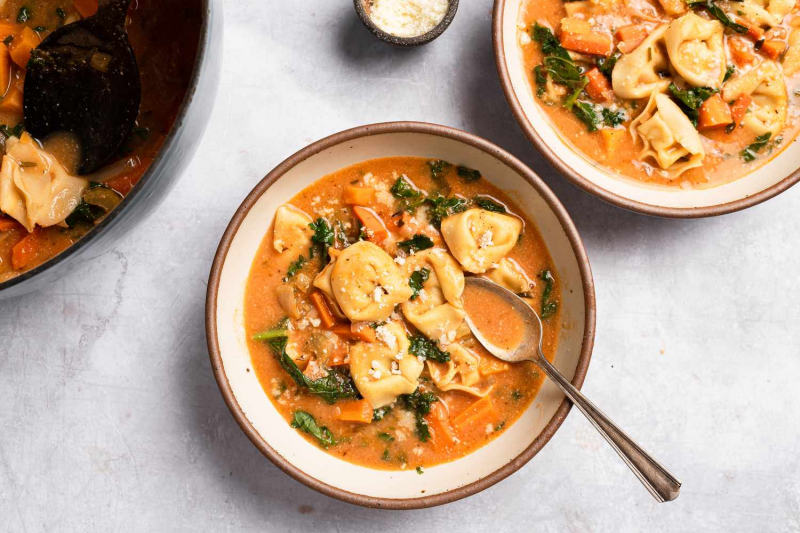 Vegan Veggie Tortellini Soup