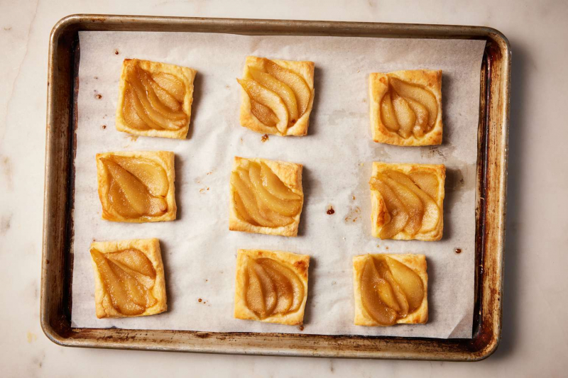 5-Ingredient Mini Pear Tarts