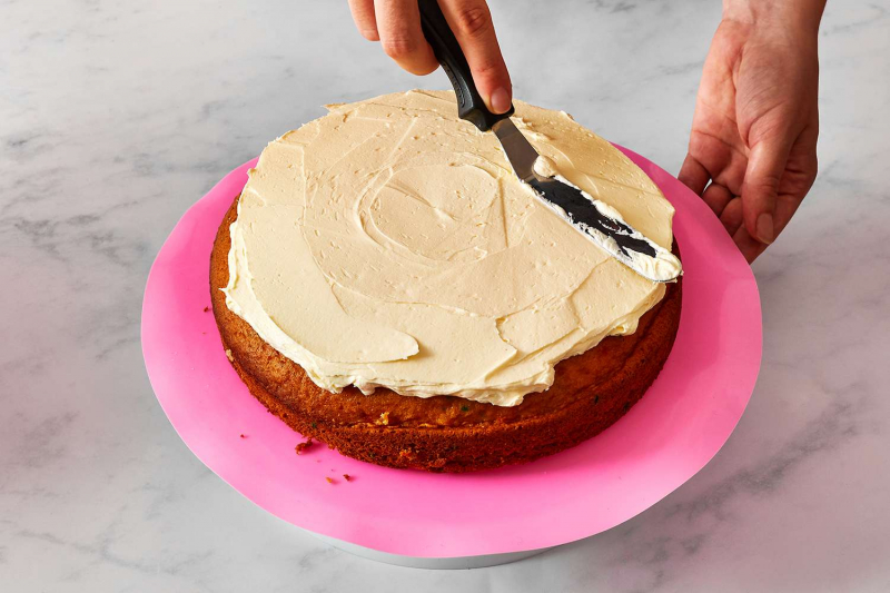 How to Frost a Cake