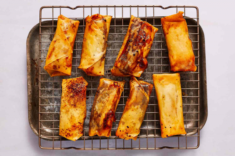 Turon (Banana Lumpia) With Caramel