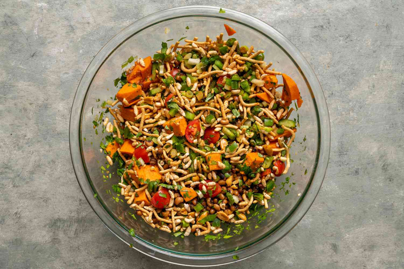 Peanuts and Peas Bhel Puri