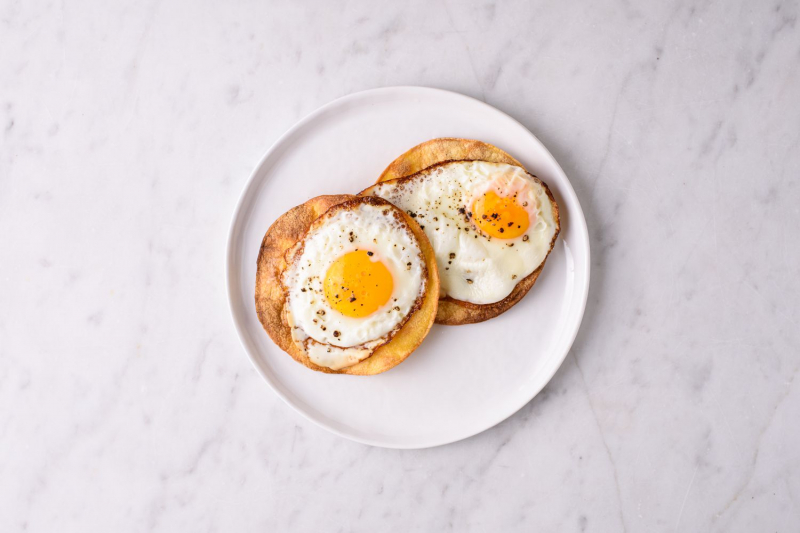 Huevos Rancheros (Eggs With Ranchera Sauce)