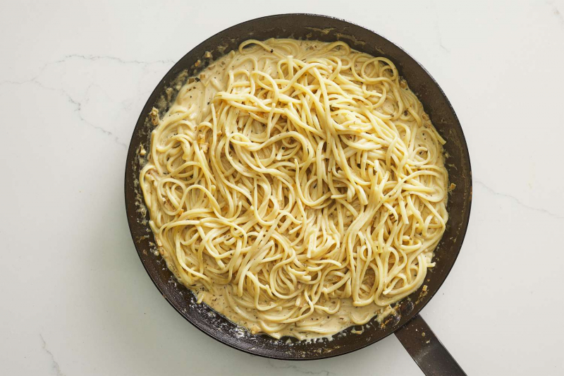 Creamy Chicken and Herb Pasta