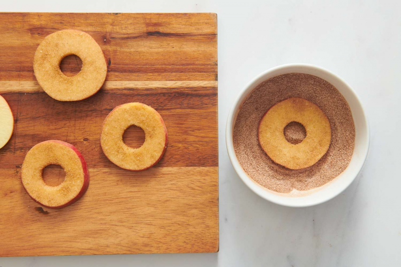 Apple Puff Pastry "Doughnuts"